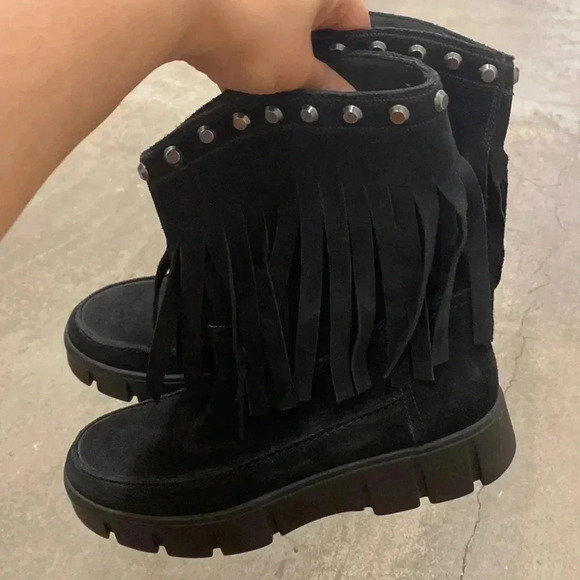 Lug  sole fringe suede geox boots - Picture 2 of 9